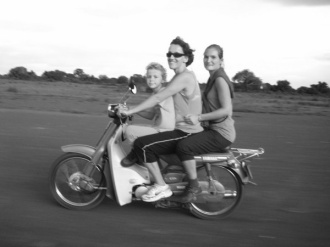 01 Moto Dames   Audrey Laurence Et Valerie